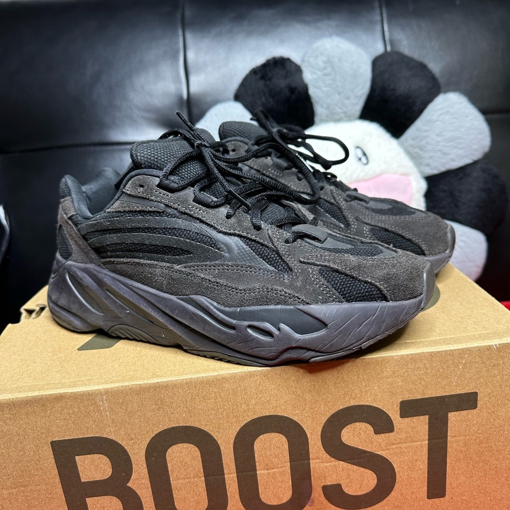 YEEZY VANTA.